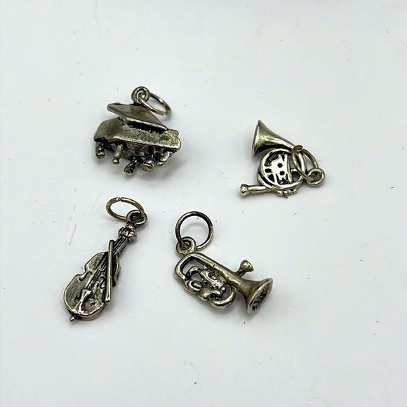 Musical Instruments 4 Charms Piano Trumpet Horn Guitar Charms Silver Tone - Picture 1 of 12